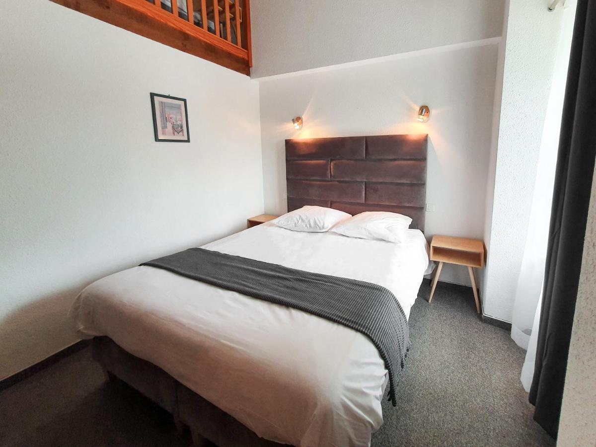 Hotel Les Tilleuls De Pareloup A Salles-Curan Bagian luar foto