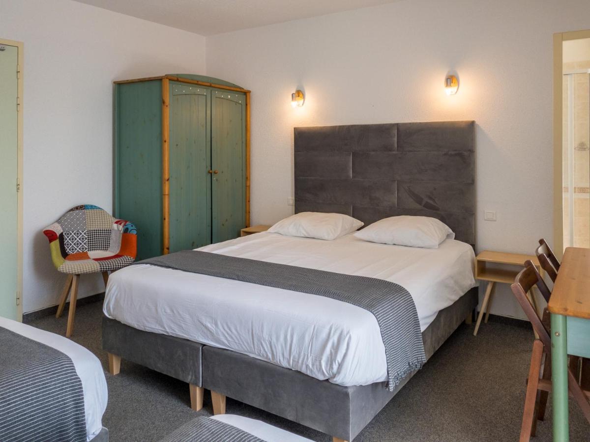Hotel Les Tilleuls De Pareloup A Salles-Curan Bagian luar foto