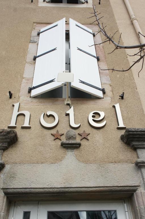 Hotel Les Tilleuls De Pareloup A Salles-Curan Bagian luar foto
