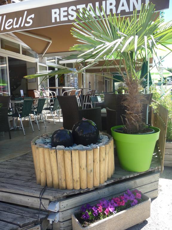 Hotel Les Tilleuls De Pareloup A Salles-Curan Bagian luar foto